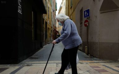 confiner-que-les-vieux confiner-que-les-vieux